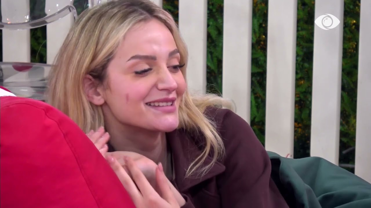 Selin flet me Gimbon për humbjen e gjyshit së saj: Ecja nëpër shtëpi…