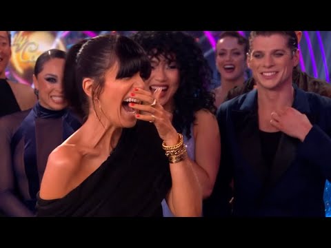 La Voix: ‘Barbra Streisand in?, Budget & Storm Claudia?!’ Strictly Gets Wild = Camp Gold 😂🤣
