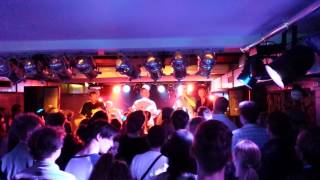 Østkyst Hustlers - En latterlig morgen