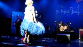 Mia Vixen &amp; Eliza Bane performing with Royal Crown Revue in Las Vegas