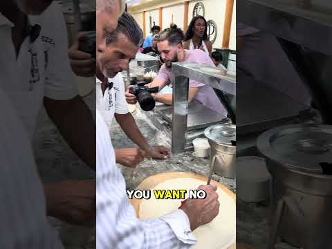 Cody Rhodes makes a pizza with the Krispy Guys! 🍕💯