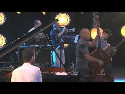 Avishai Cohen  - 'Yagla' Live (Jazz a Vienne, 2015)