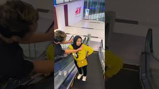 Download lagu Cium cewek di eskalatoer / Hujan di malam minggu #shorts #pontianak mp3 Download lagu Cium cewek di eskalatoer / Hujan di malam minggu #shorts #pontianak mp3