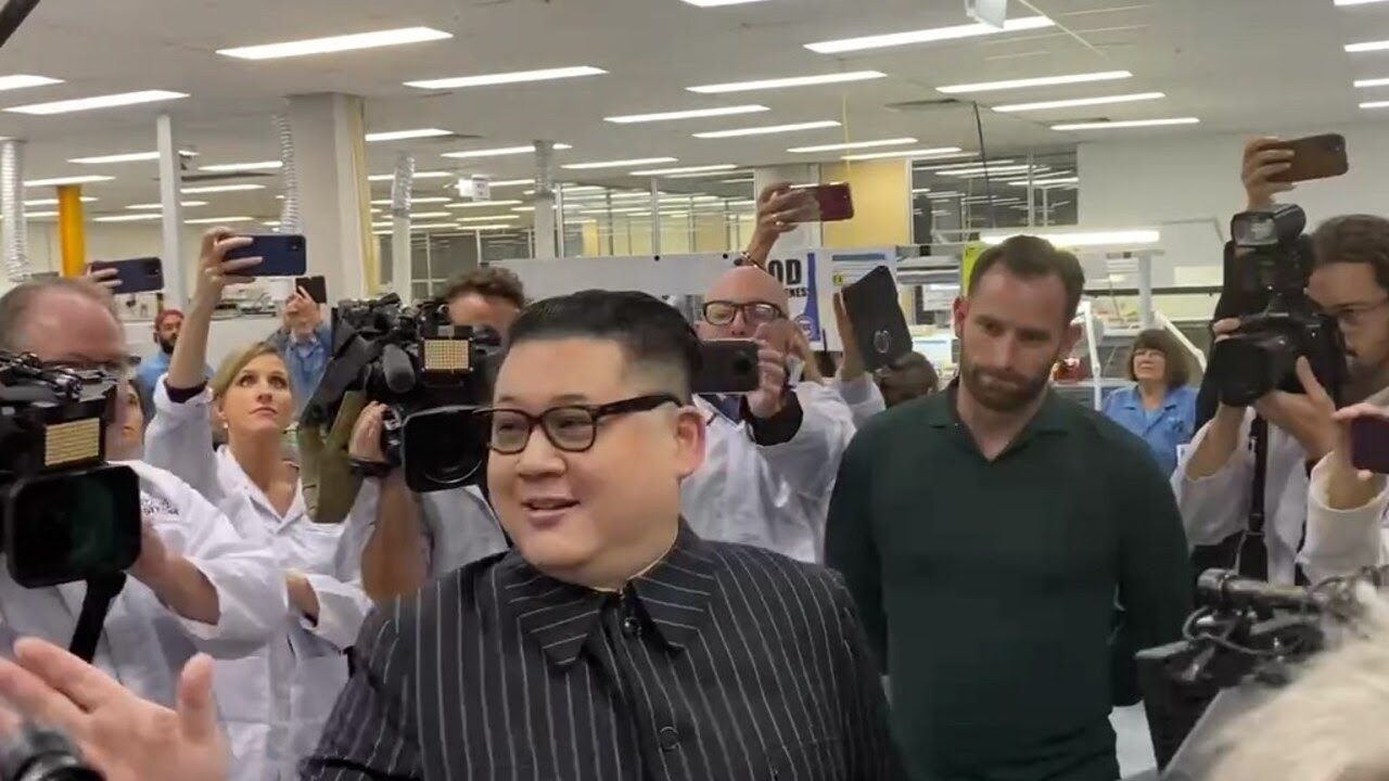 Kim Jong-un impersonator crashes Scott Morrison's election campaign claiming to support Gladys Liu