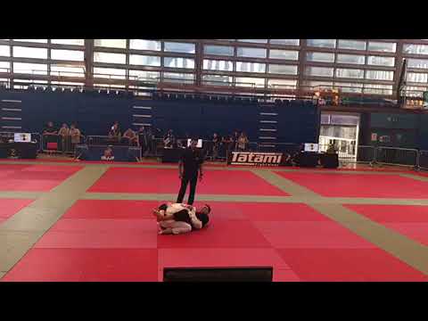 IBJJF 2017 London Fall White Belt Middle Master One Final p2