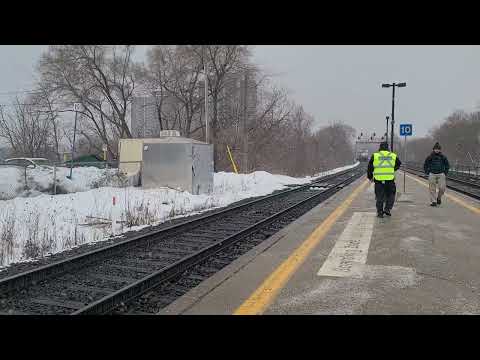 (MUST WATCH) Go train blast the emergency horn at Trespasser at long branch go station