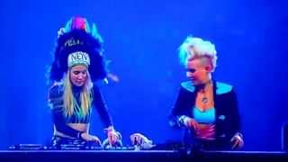 A T-SHIRT STOPPED THE MUSIC NERVO TOMORROWLAND BRASIL