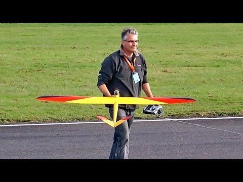 EXTREMELY FAST 400 KMH 248 MPH RC GLIDER WITH MODEL JET TURBINE / Jetpower Messe 2015