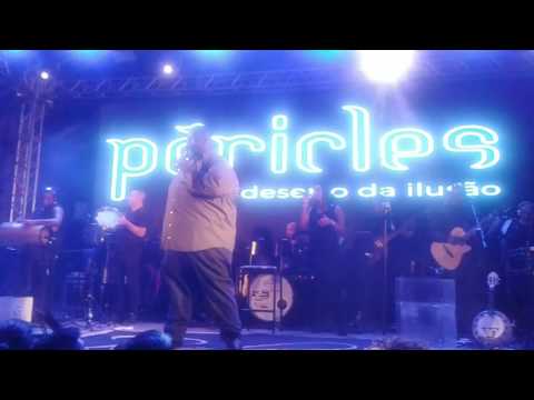 péricles costumes iguais ao vivo