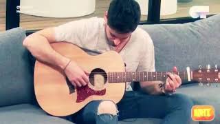 Cepeda cantando pídeme la vida en la academia