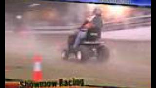 preview picture of video 'Nowra ShowMOW Racing 2007'