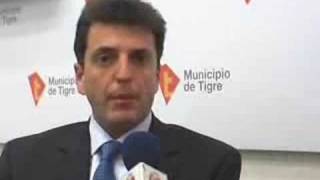 preview picture of video 'Sergio Massa Llora y se despide de Tigre'
