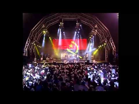 25-  Festival da paz Angola faz - BW-G