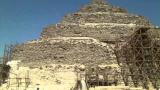 preview picture of video 'Travelsfriends-Saqqara et sa pyramide à dégrés'