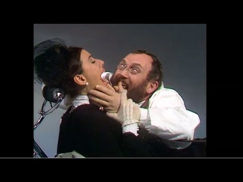 Ingeborg Hallstein at the dentist (Ivan Rebroff)