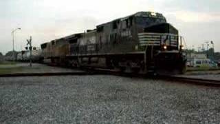 preview picture of video 'NS 334 Crossing Sylacauga Diamond'