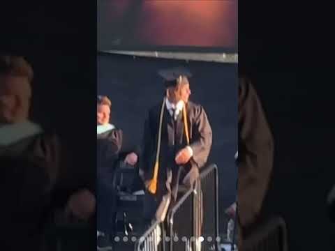 Also Felicia Malachi‘s mom took all of the photos and this video☺️#malachi #barton #graduation #fyp