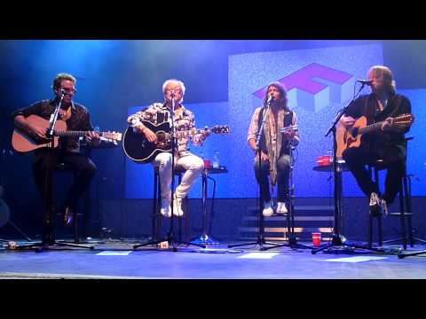 Foreigner - The Flame Still Burns (Acoustic) - Shepherds Bush Empire, London -  April 2014