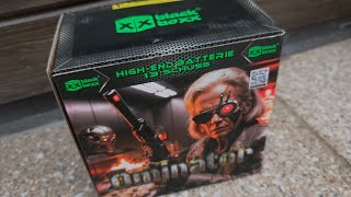 Blackboxx Feuerwerk - Ominator Neuheit 2025 13Schuss 30mm Batterie