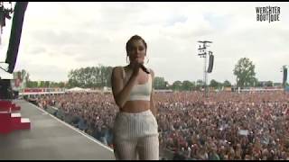 Kisses from Jessie J at Werchter Boutique 2018