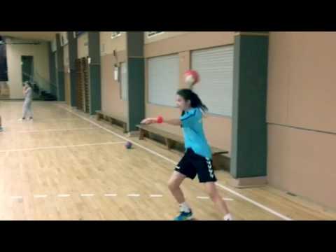 Weibliche D-Jugend des TV Glattbach testet Molten C7