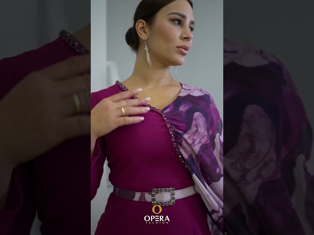 فستان بكم واحد ووشاح  بجنب واحد شيفون متداخل على اكسسوار من الخصر الى الكتف وحزام