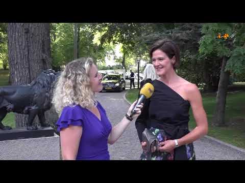 Anna Kinberg Batra om nya boken: "Kul att vara personlig"