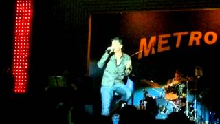 Kahit Isang Saglit by Hansen Nichols