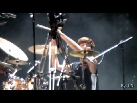 2013.08.24 Minhyuk - 말레이시아 콘서트 - Wake up