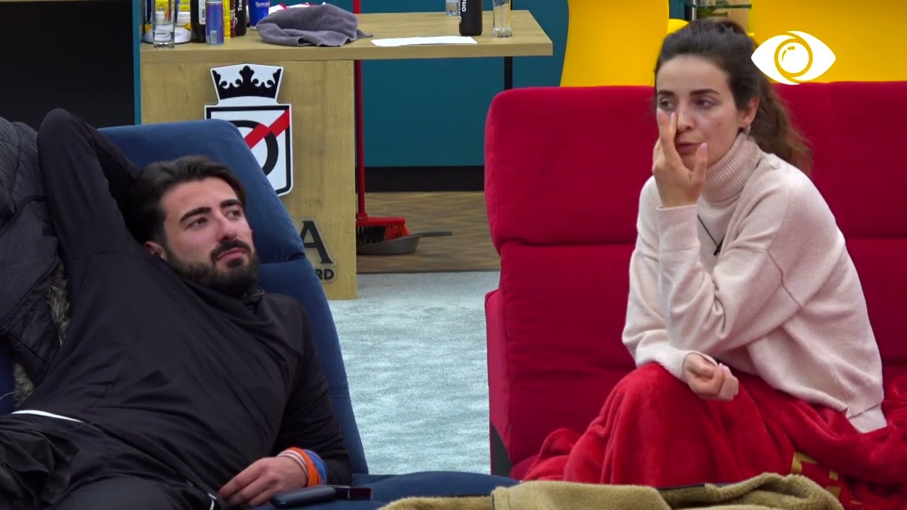 Jam më e qetë po nuk jam unë komplet/ Diola bisedon me Xhonin