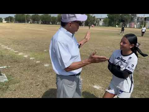 Niñas y jovencitas entusiastas del "Soccer" en México