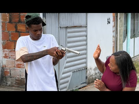 AJUDARIA É A PIOR COISA QUE EXISTE ￼