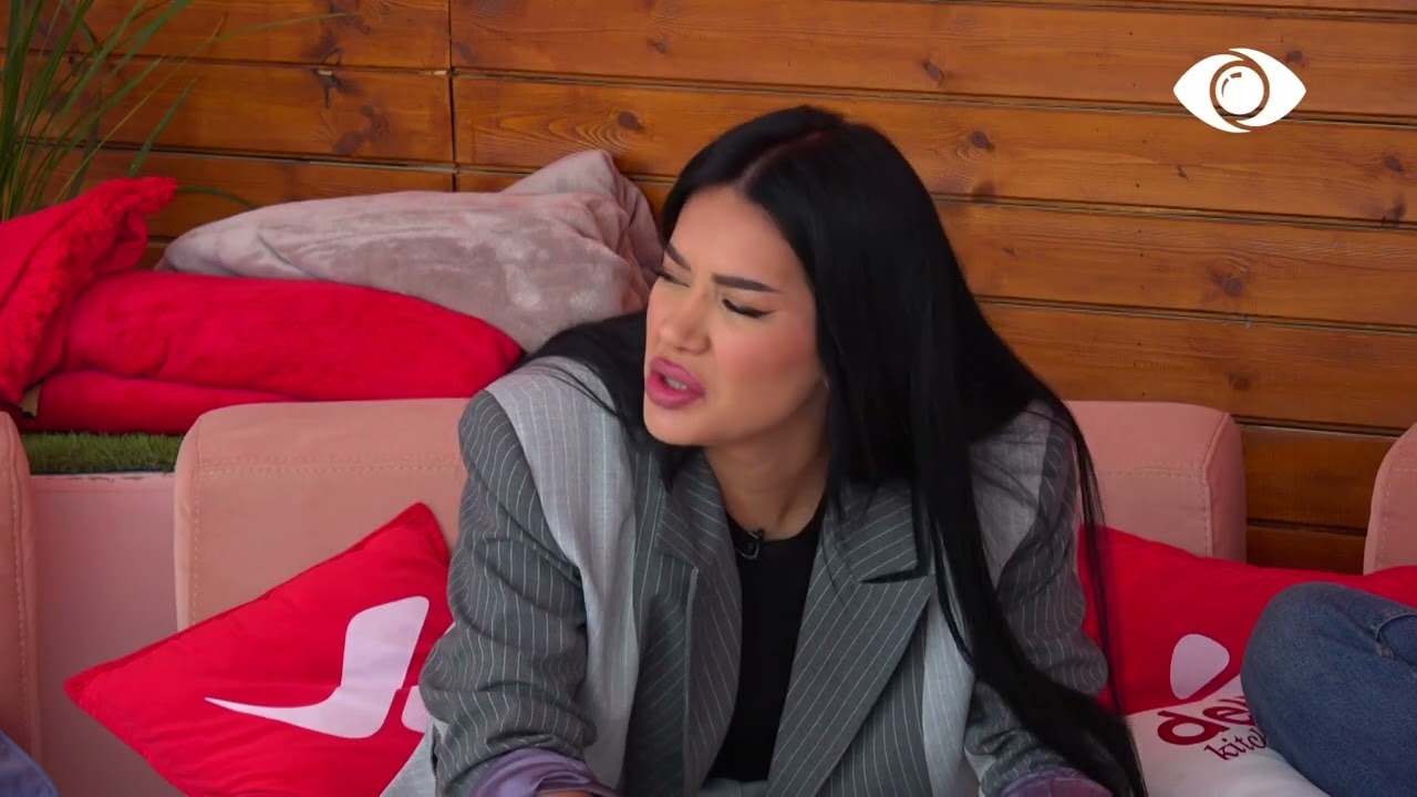 Fodullëk dhe arrogancë në ekstrem/ Kristi debaton me Efin