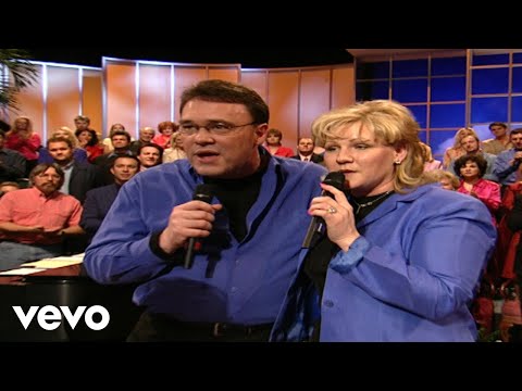 Bill & Gloria Gaither - On the Road to Emmaus [Live] ft. The Steeles