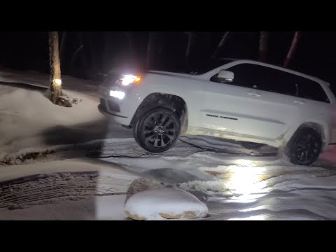 Jeep Grand Cherokee Off-Road Snow on Stock Tires!