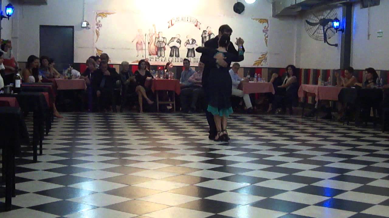 Sin Rumbo, Bailan Ernesto Balmaceda y Stella Baez 2/4