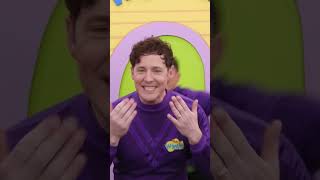 Ring-A-Ring O’ Rosy 🌸 #thewiggles #dance #shorts #kids #nurseryrhyme