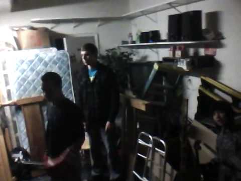 Sophmore (Antdoggy Tom AKA Baby Bull) VS Graduated Student (John Taylor) Boxing Round 2 Watch 1:16!