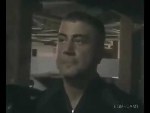 SEDAT PEKER KAFASINI EĞMEYE ÇALIŞAN POLİSE FIRÇA ATIYOR