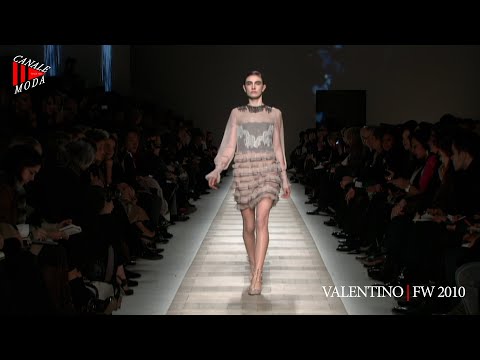 VALENTINO Fall Winter 2010 Paris 4K - Canale Moda