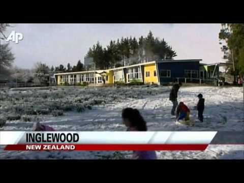 Raw Video: Rare Snow in New Zealand's Capital