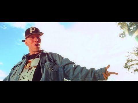 Mäkki - Menee Hyvin ft. Kielijuhani, Slim Mill (Virallinen musiikkivideo)