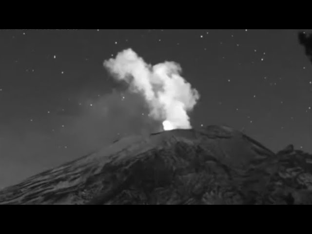 Tres objetos sobrevuelan el volcán Popocatépetl antes de Navidad