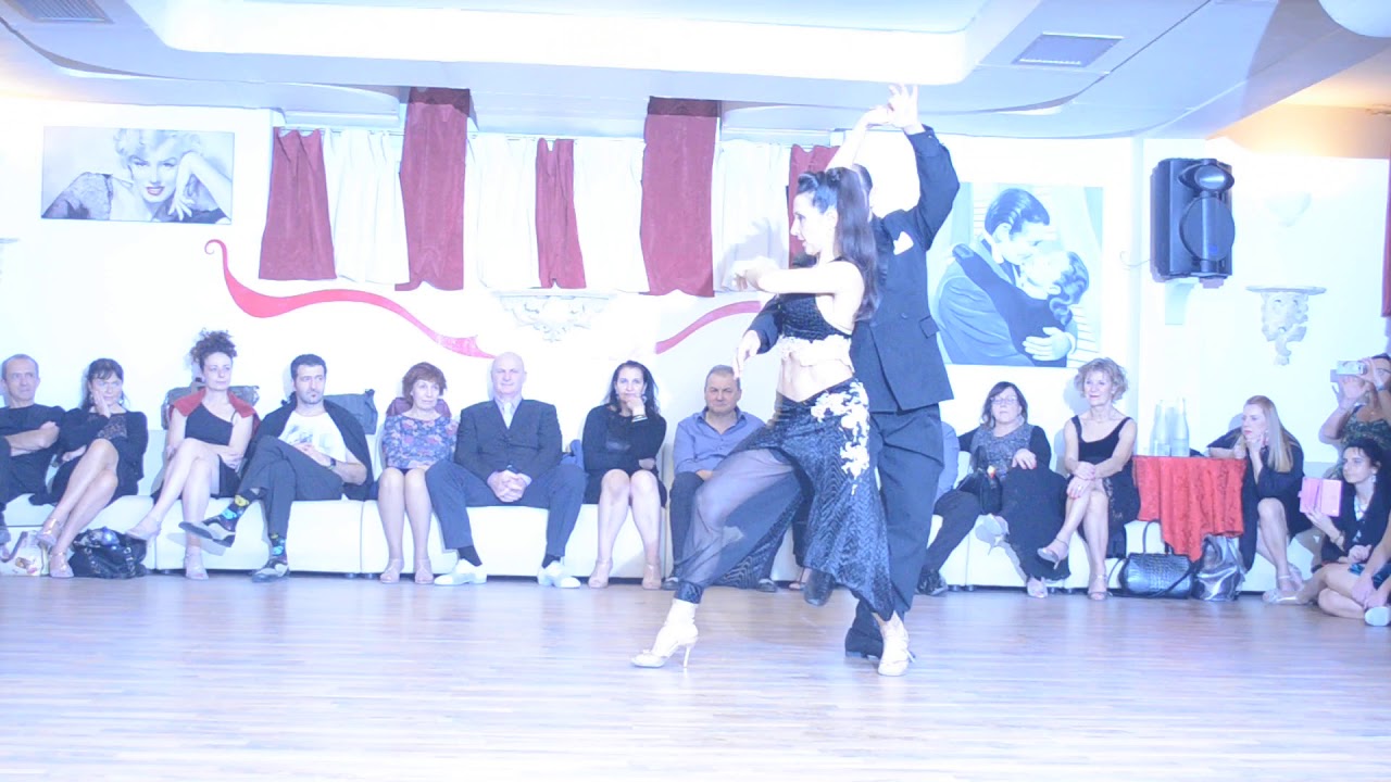 Nora Witanowsky e Juan Carlos Martinez, alla Milonga La Rotonda! 2/4