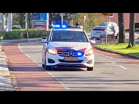 Prio 1 Politie met spoed naar een Woning Brand Op Urk