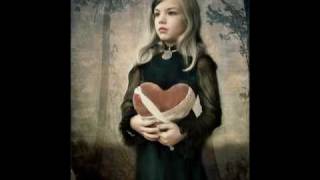 Tears From The Moon ( Sinead O'connor )