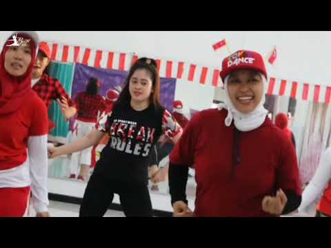 ZUMBA -Gettin Over You- (Eka Gustiwana, Osvaldo Nugroho, Sara Fajira) // ZinToeti // BeFit Squad