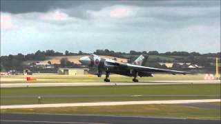 preview picture of video 'Vulcan departing RNAS Yeovilton 31st July 2014'