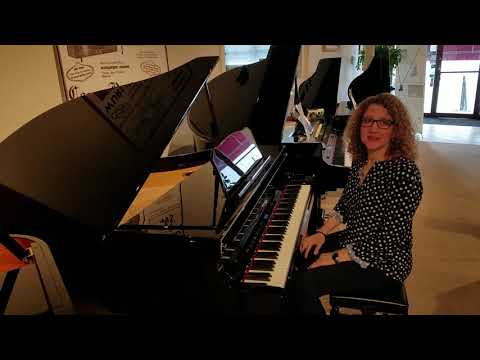 Valerie at the Roland 609 Grand