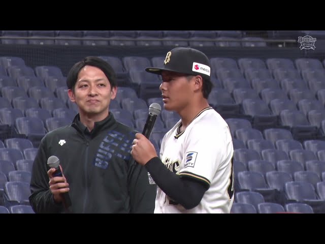 マリーンズ・荻野忠寛投手・井口資仁選手ヒーローインタビュー 6 マリーンズ・荻野忠寛投手・井口資仁選手ヒーローインタビュー 6